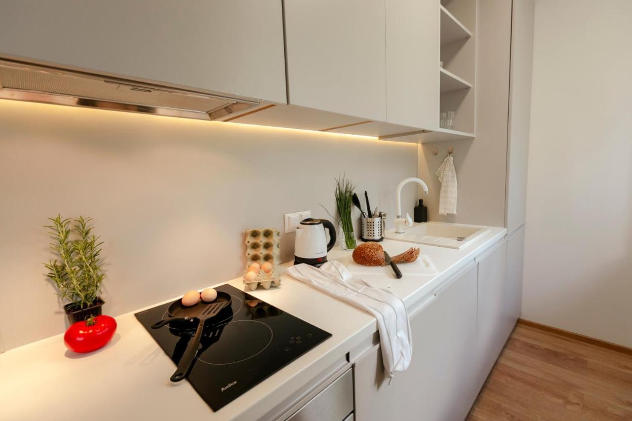 Jana Pawla II 36: Fully Equipped Studio with Free Underground Parking Warsaw Exterior photo